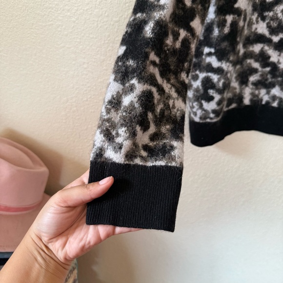 All Saints Mens Black Tortis Patterned Oversized Fit Sweater Size Medium - Picture 3 of 10